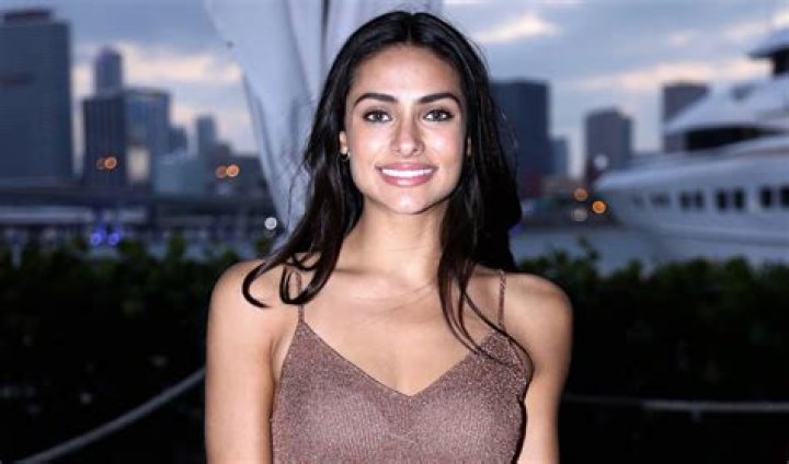 
All About Renata Notni: Age, Height, Boyfriend, Net Worth, Family 