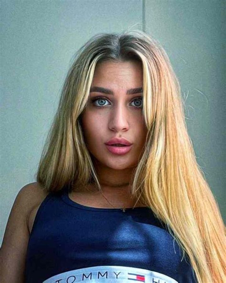 
Amanda Edmundsson Height, Weight, Net Worth, Age, Birthday, Wikipedia, Who, Nationality, Biography 