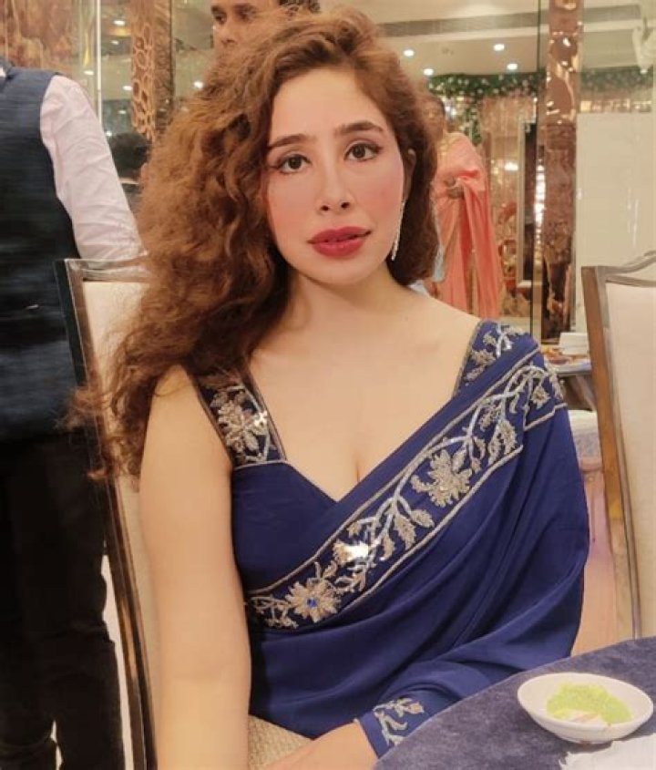 
Anwar Amzah Height, Age, Girlfriend, Biography, Wiki, Net Worth 
