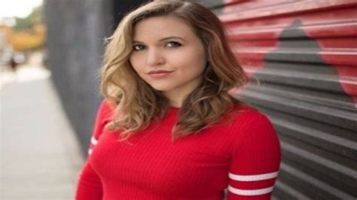 
Bethany Tomlinson Height, Weight, Net Worth, Age, Birthday, Wikipedia, Who, Nationality, Biography 