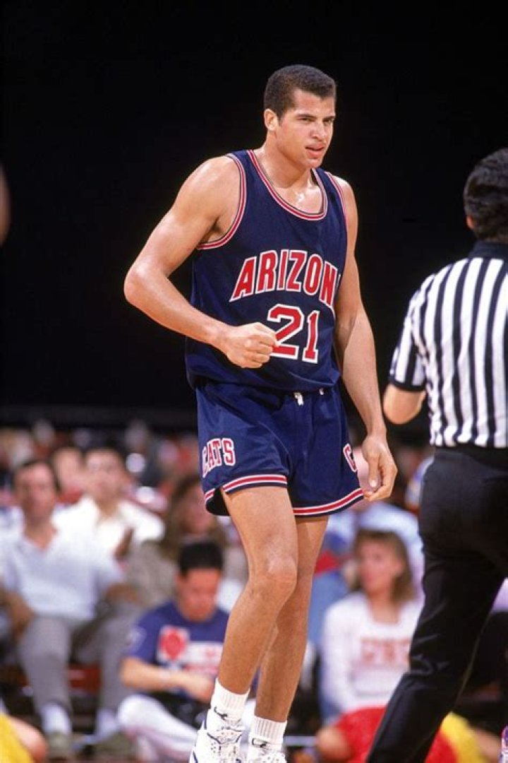 
Bison Dele Height, Weight, Net Worth, Age, Birthday, Wikipedia, Who, Nationality, Biography 