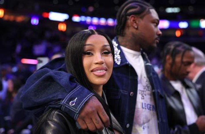 
Cardi B Shows Off Her Butt In An Ultra-Low-Cut Dress 
