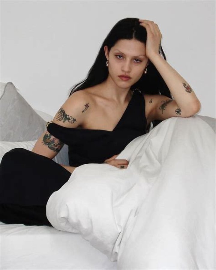  Gabbriette Bechtel (1)