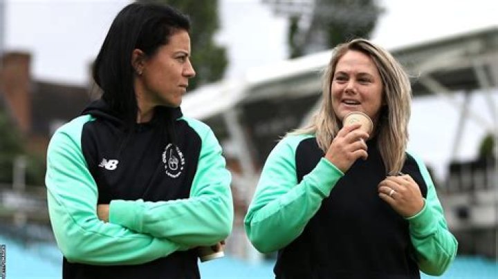 
How Did Dane van Niekerk Met Her Partner Marizanne Kapp? 