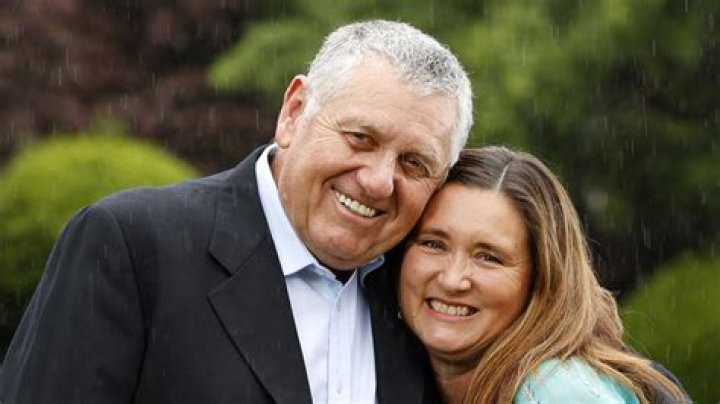 
How Rich Is Suzanne Hadley? Career Details To Know About Ray Hadley Wife 