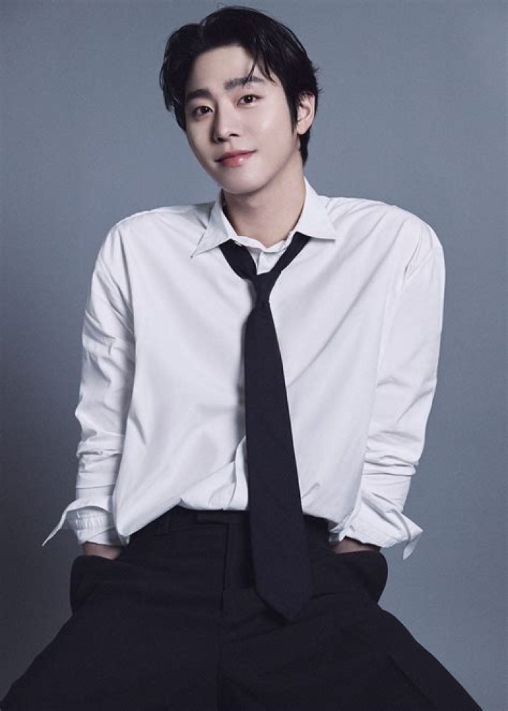 Hyo Seop Height, Weight, Net Worth, Age, Birthday, Wikipedia, Who, Nationality, Biography