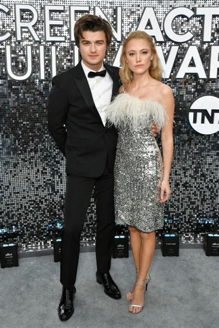 
Is Joe Keery Married Or Dating Anyone? Does He Have Any Kids? 
