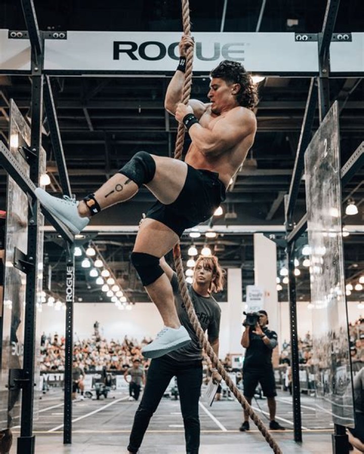 Is Justin Medeiros Dating Gianni Pitto In 2022? CrossFit Athlete Relationship Details