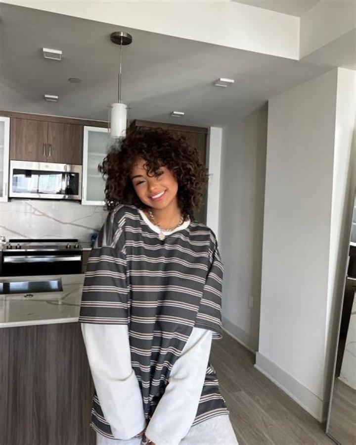 Lauren Kettering Gets the Title ‘Baddie’ on Her Latest Instagram Post From Devenity Perkins