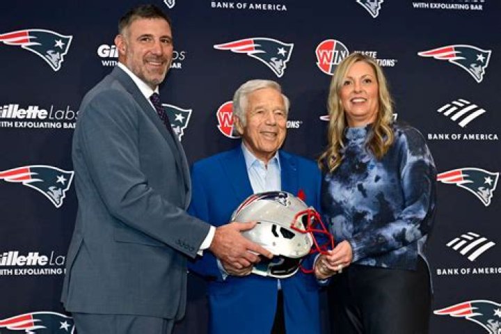 
Mike Glennon has been Married to his wife, Jessica Wetherill, since 2015 