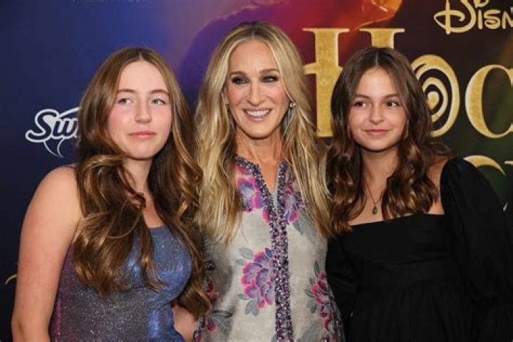 
Sarah Jessica Parker’s Girls ‘Excited’ to Meet Bette Midler, Kathy Najimy on ‘Hocus Pocus 2’ Set 