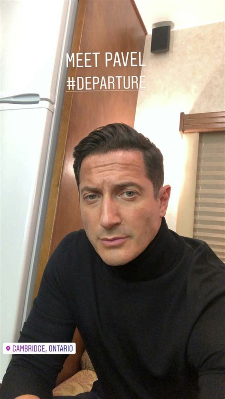 Sasha Roiz – Height, Wife, Net Worth – Is he married or gay?