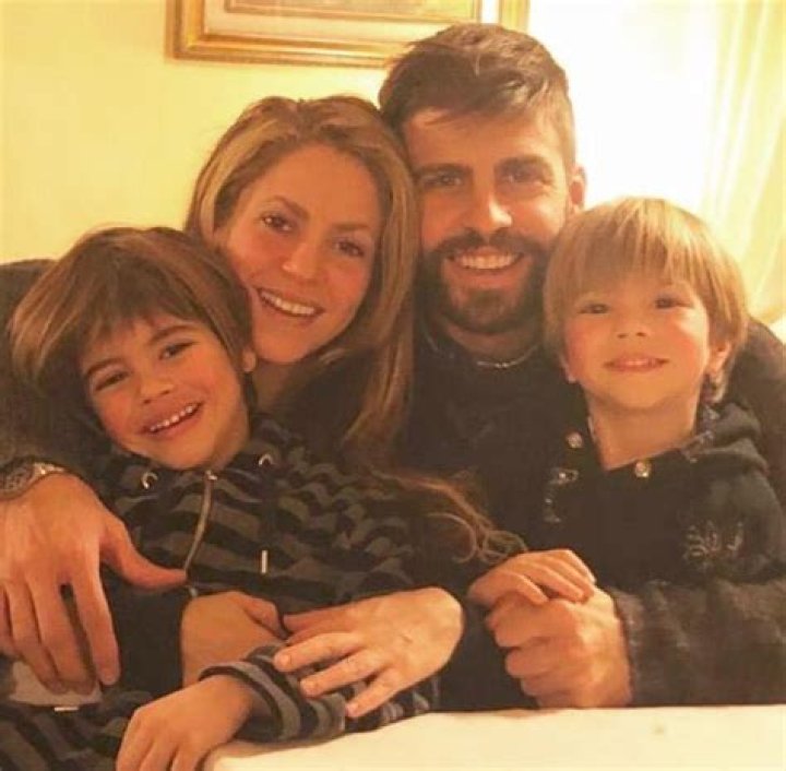
Shakira Opens Up About Moving Past Betrayal as She Marks First New Year’s Since Gerard Piqué Split 