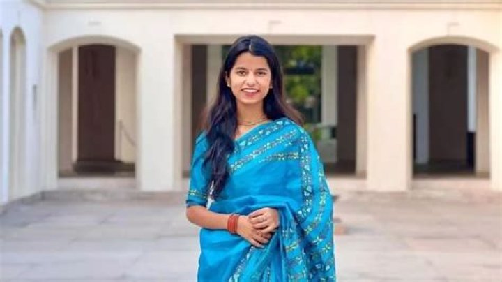 Sugandha Thakur Height, Weight, Net Worth, Age, Birthday, Wikipedia, Who, Nationality, Biography