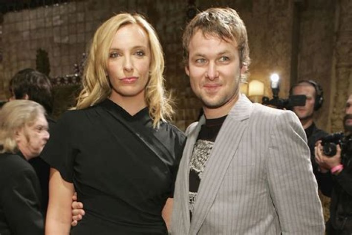 
Toni Collette Announces Divorce from Her Husband as Photos of Him Kissing Another Woman Surface 