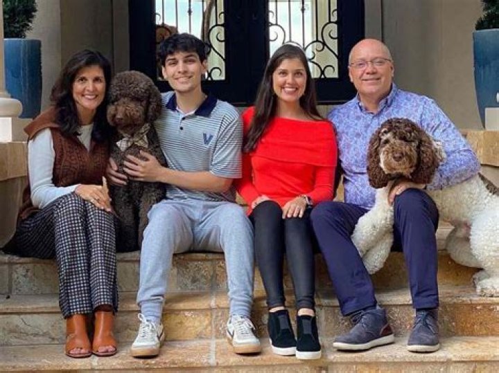 
Who Are Rafael Arévalo Perez and Ana Sofia Gonzalez Arévalo? Meet The Parents And Family Of Marcelo Arévalo 
