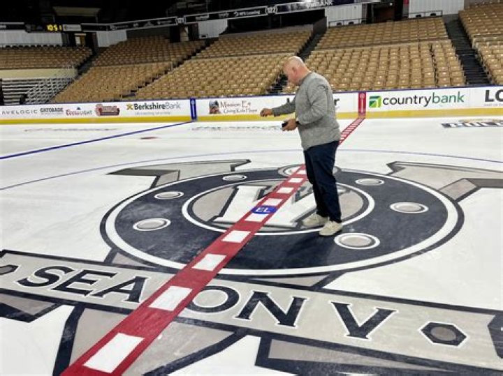 
Who Is Eric Lindquist? Longtime Voice Of Worcester Hockey Passed Away 