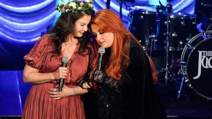 Wynonna Judd Illness And Health Update 2022: What Happened To Naomi Judd Daughter?