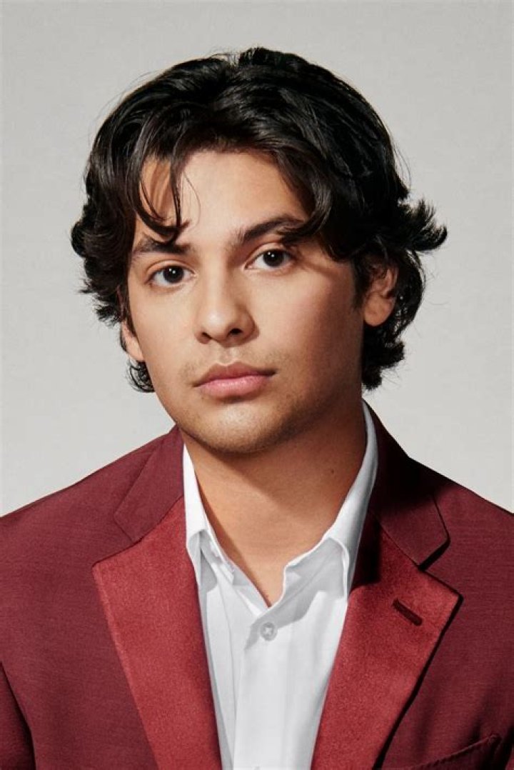 
Xolo Maridueña Was Rumored To Be Dating Mary Mouser 