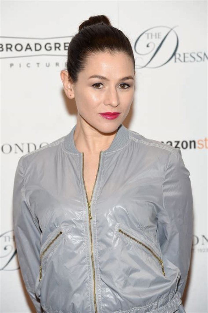 Yael Stone Height, Weight, Net Worth, Age, Birthday, Wikipedia, Who, Instagram, Biography