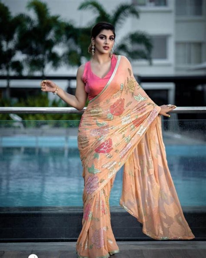 Yashika Aannand Height, Weight, Net Worth, Age, Birthday, Wikipedia, Who, Instagram, Biography